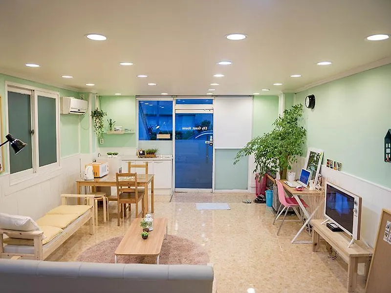 Elly Guesthouse Busan